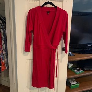 Red wraparound Ann Taylor 6P dress